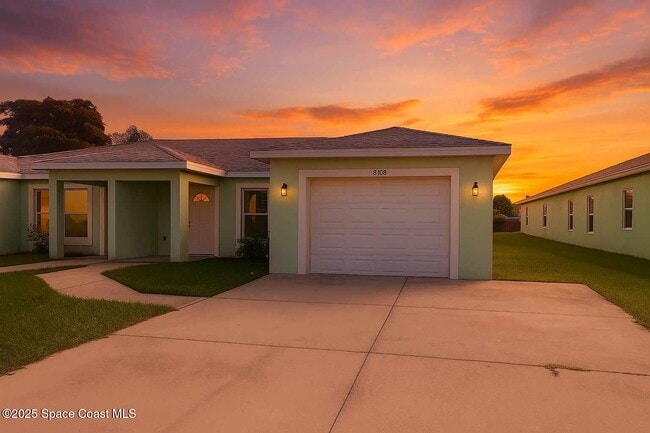 Primary Photo - 819 Angela Ave