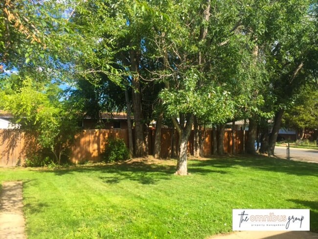 Building Photo - Home in South Boulder for August 2025!