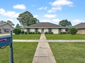 Building Photo - 4941 Pine Hill Dr