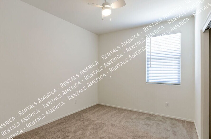 Building Photo - 5468 W Monterey Dr