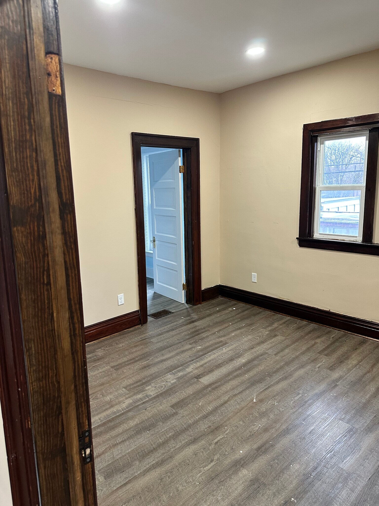 Building Photo - 270 Dewitt St