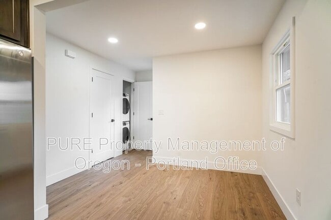 Building Photo - 814 NE 67th Ave