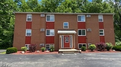 Building Photo - 166 Kendall Ave