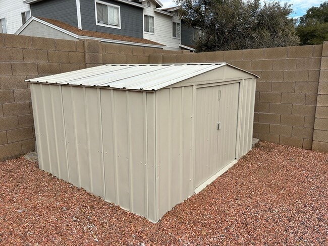 Building Photo - 14658 W Marcus Dr