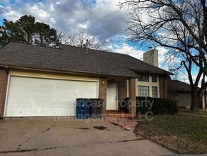 Building Photo - 9209 E 100th St