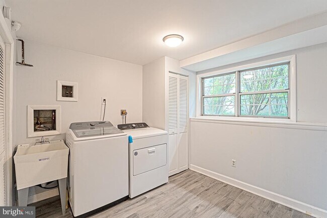 Building Photo - 10343 Annaberg Ct