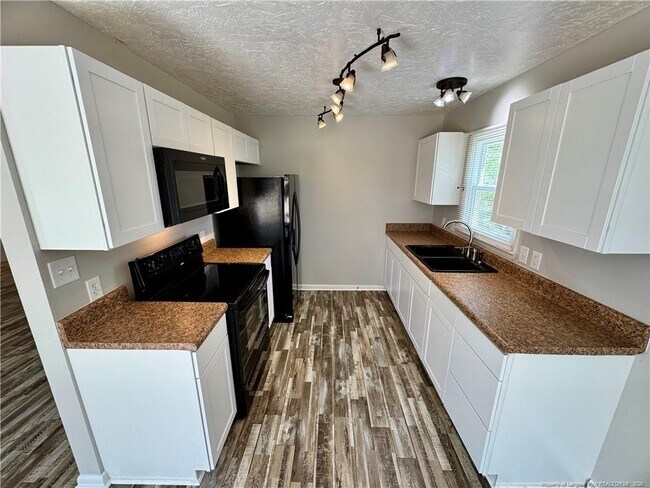 Building Photo - 3323 Balero Ct