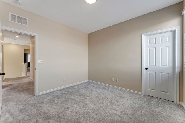 Building Photo - 4136 Midnight Crest Ave