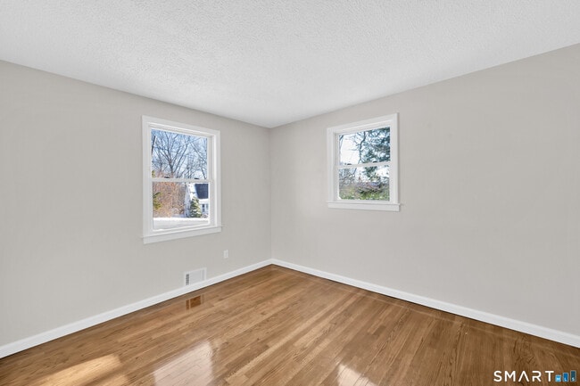 Building Photo - 23 Bancroft Rd