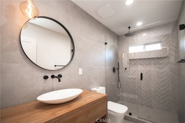 Building Photo - 22539 Dolorosa St