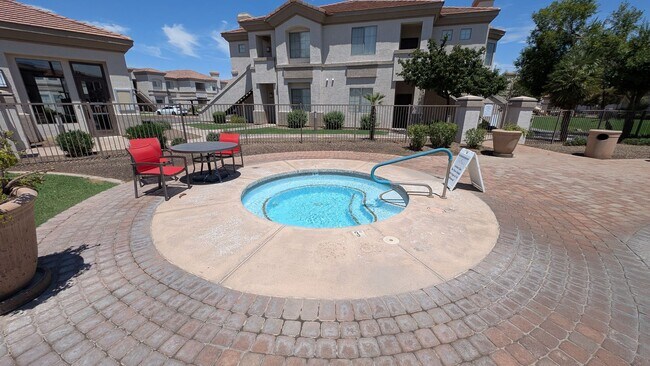 Building Photo - 1 Bedroom Condo in the Solana Townhome Community Near E Baseline Rd and S Higley Rd!
