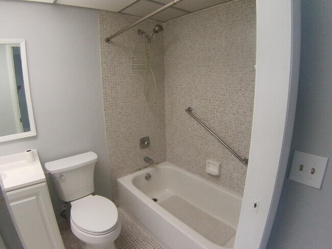 Building Photo - 258 Normandy F