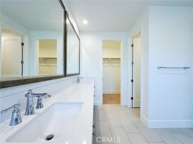 Building Photo - 224 Fiore