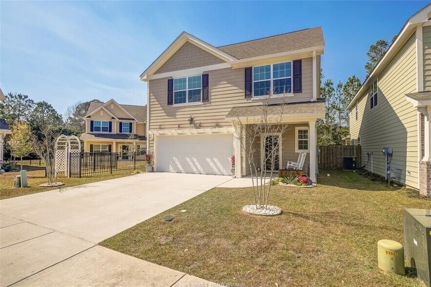 Front - 14 Clayton Ct