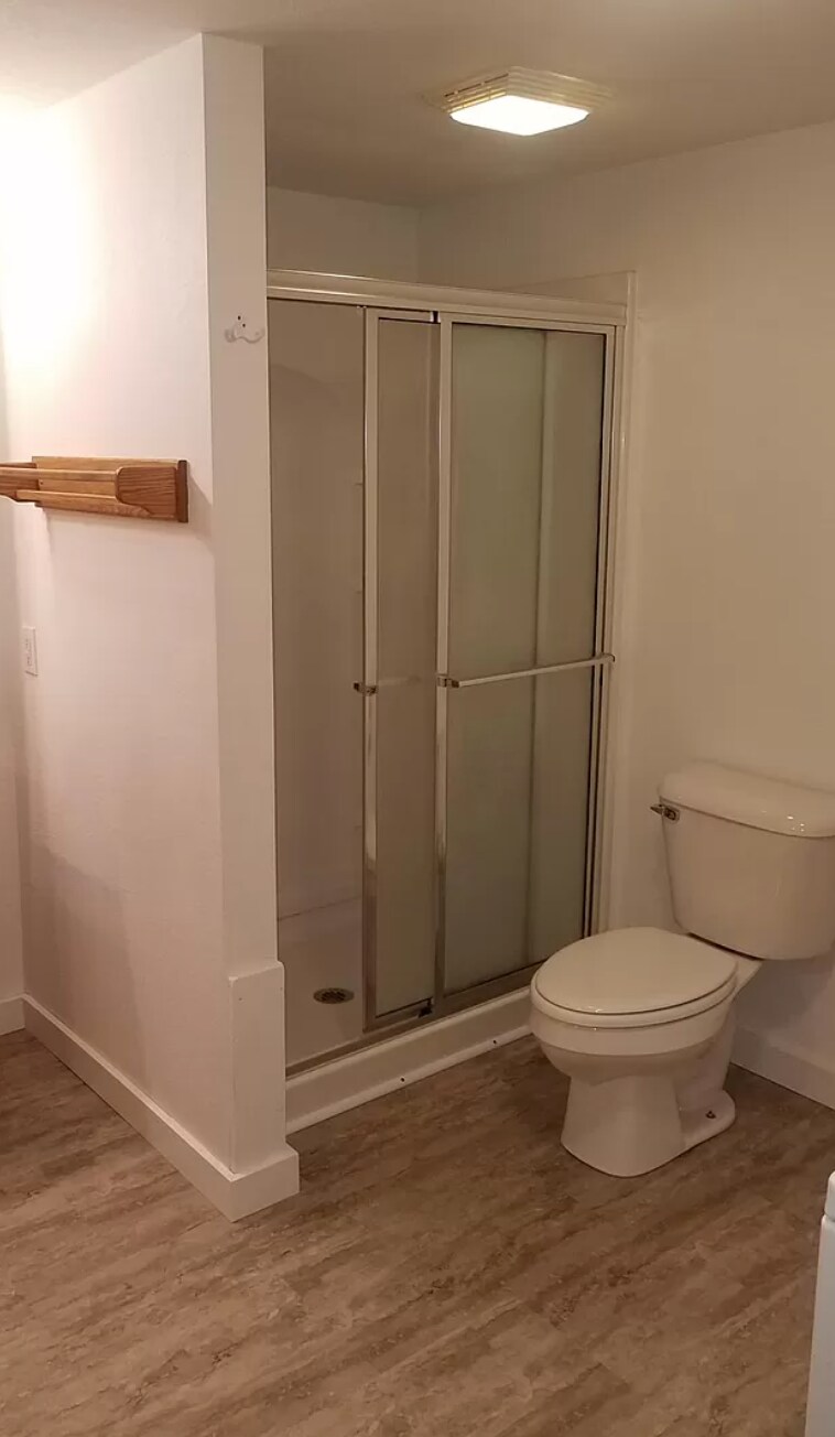 down stairs bathroom - 2324 Crescent Dr