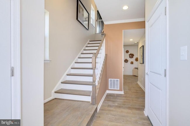 Building Photo - 201 Hillsdale Pl