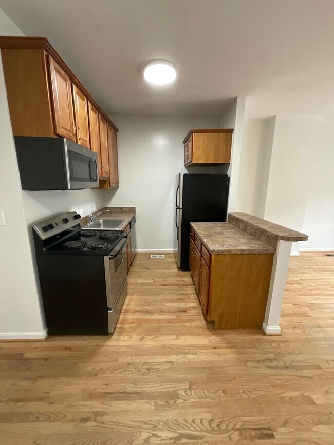 Building Photo - 211 Bates St NW