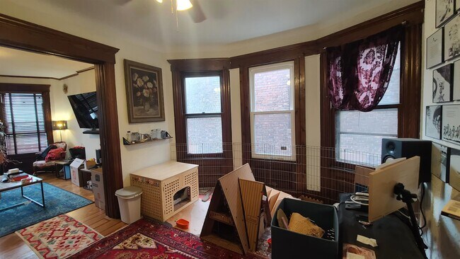Building Photo - 49 Hudson Pl