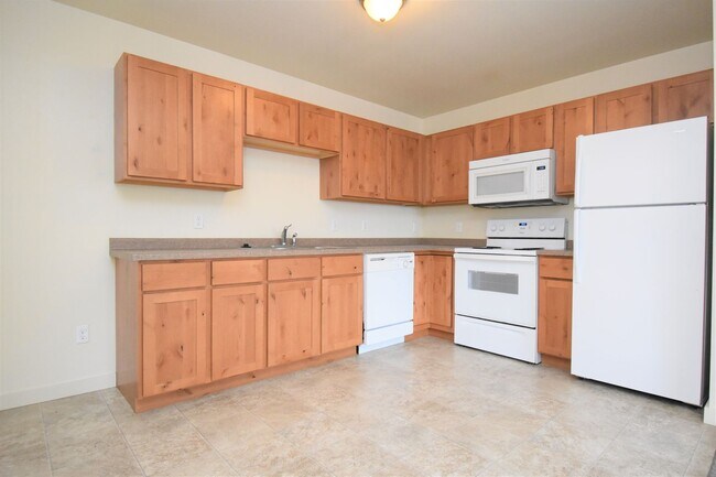 Building Photo - Centrally Located TOP Floor 2b w/ Private ...