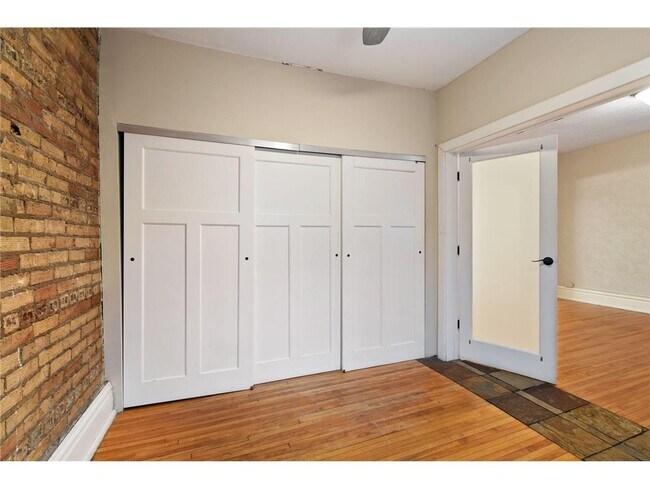 Building Photo - 1204 Harmon Pl