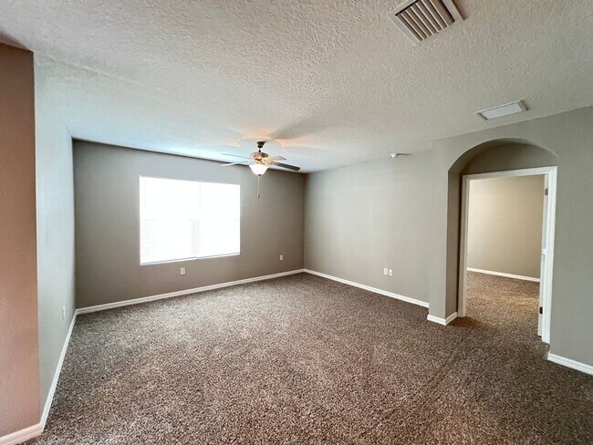 Building Photo - Spacious 4-Bedroom Smart Home in Belleview | No HOA Application Required - PROMO!! NO LEASE ADMIN...