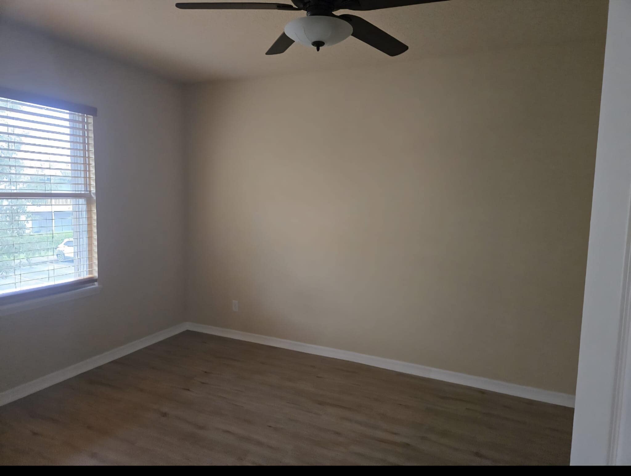 Building Photo - 1030 Venetian Dr