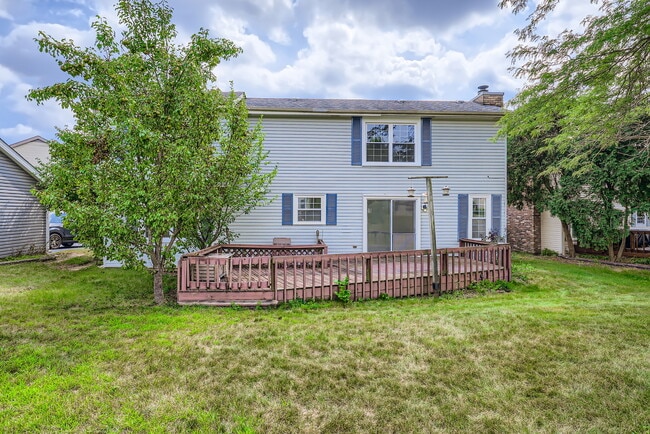 Building Photo - 651 White Ct