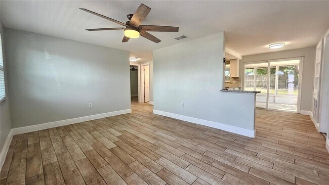 Building Photo - 6412 Pawling Ave