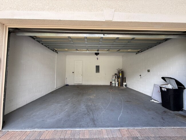 Building Photo - 1710 Swallowtail Ln