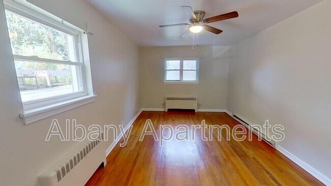 Building Photo - 31 Parkwood St