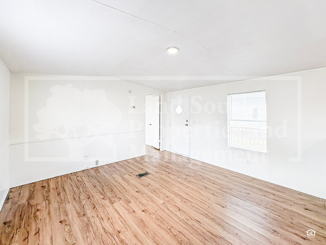 Building Photo - 1155 Meadow Lawn Street