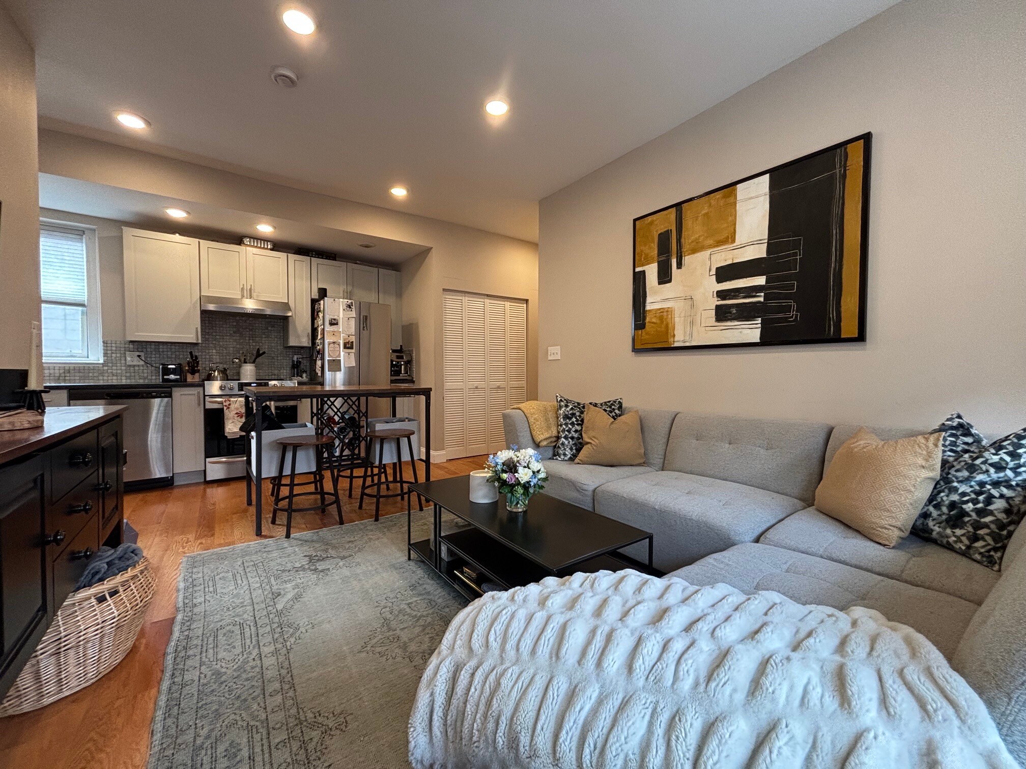 Building Photo - 92 Pinckney St