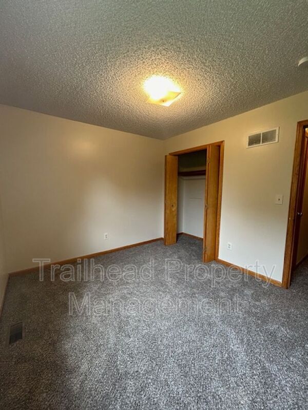 Building Photo - 1113 Dean Dr