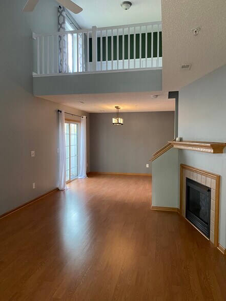Living/Dining - 371 Ojibway Path