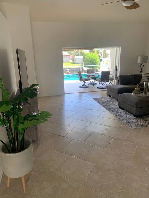 Building Photo - 4973 Viceroy St