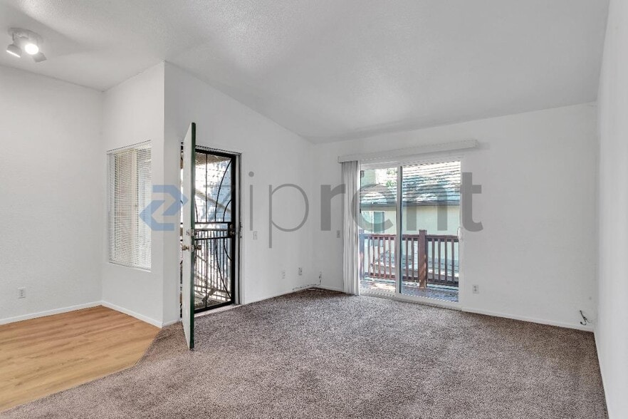 Building Photo - Unit 241