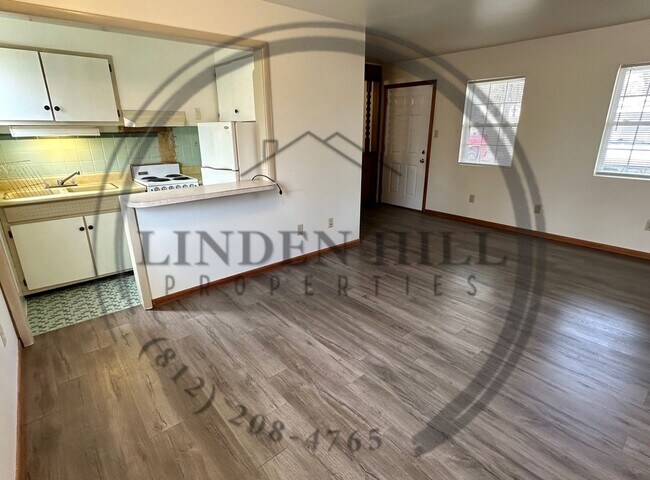 Building Photo - 9999 E US Hwy 40