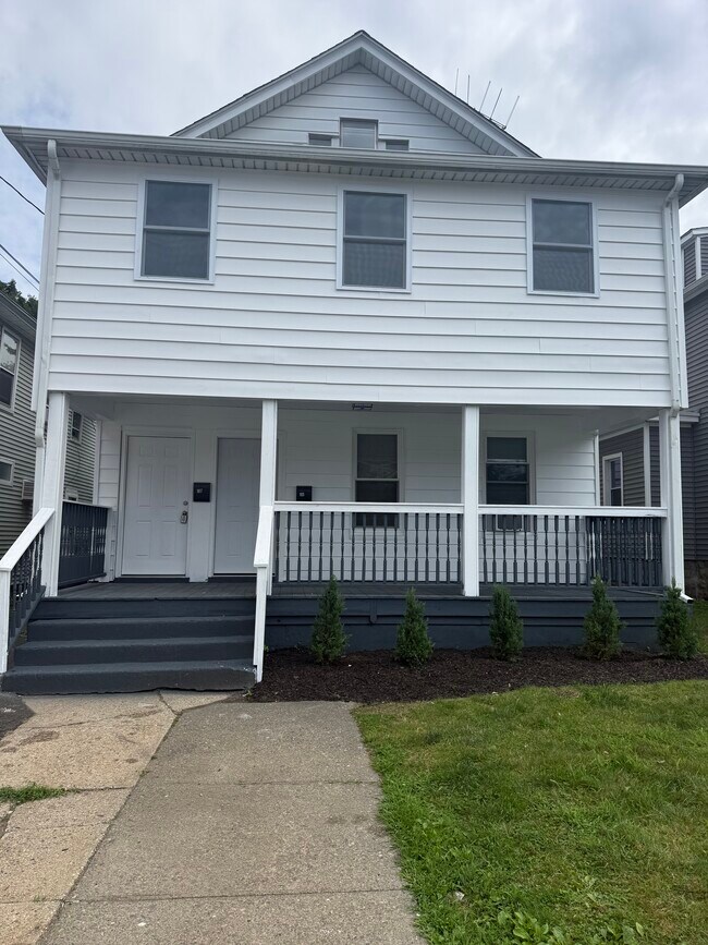 Building Photo - 105 Bridgeport Ave
