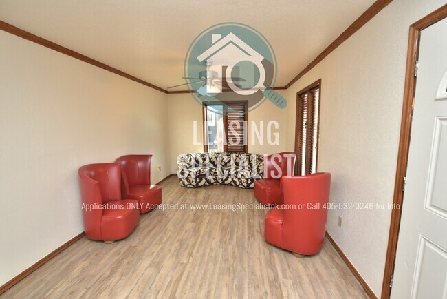 Building Photo - Central Norman 3 Bed 3 Bath PRELEASING FOR FALL 2026 SEMESTER