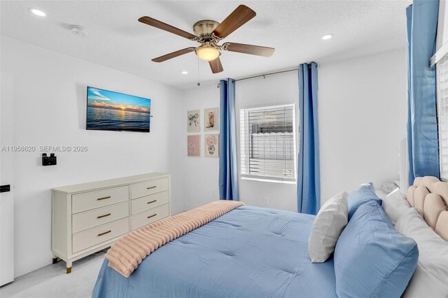 Building Photo - 560 Perviz Ave