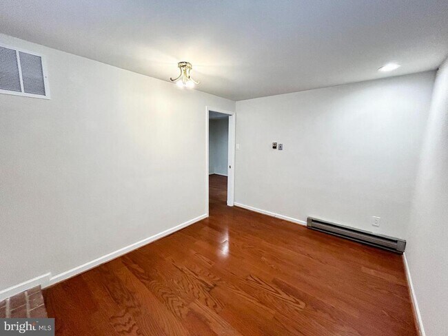 Building Photo - 1601 Linden Way