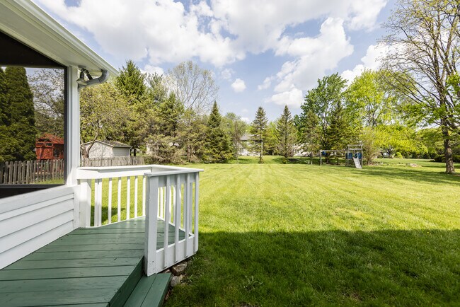 Building Photo - 5558 Parker Hill Ln