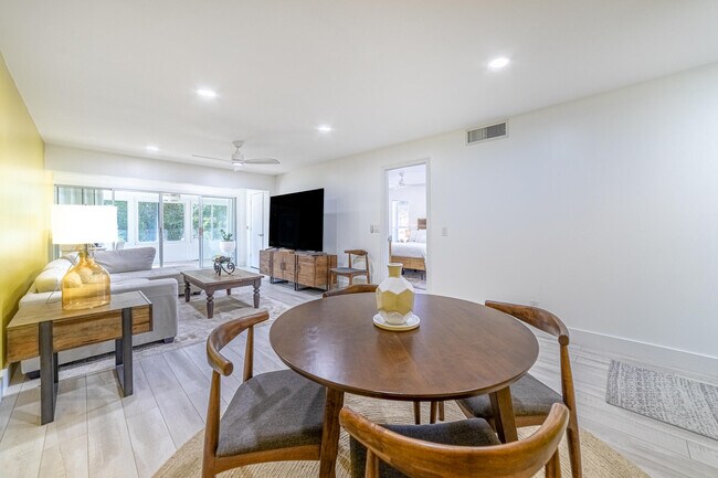 Building Photo - 2920 SW 15th St