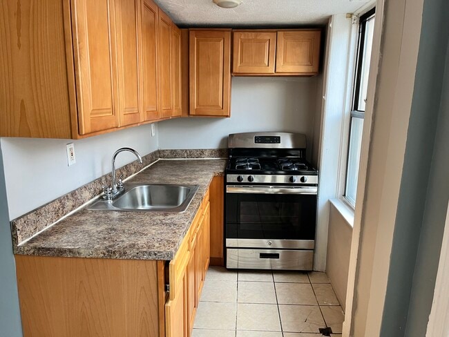 Primary Photo - 18 Westervelt Pl