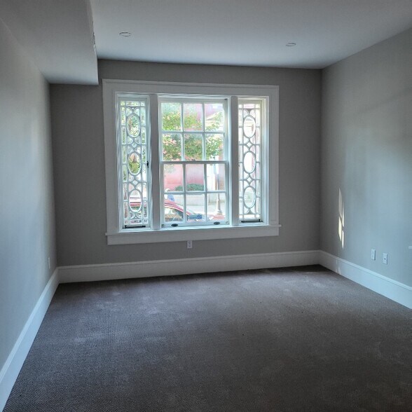Building Photo - 129 E Orange St