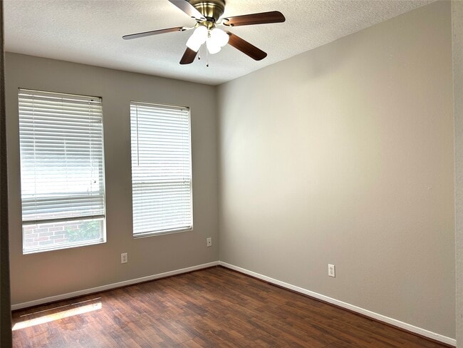 Building Photo - 18562 Carousel Creek Ct