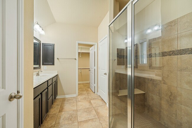 Building Photo - 207 Lockridge Hill Ln