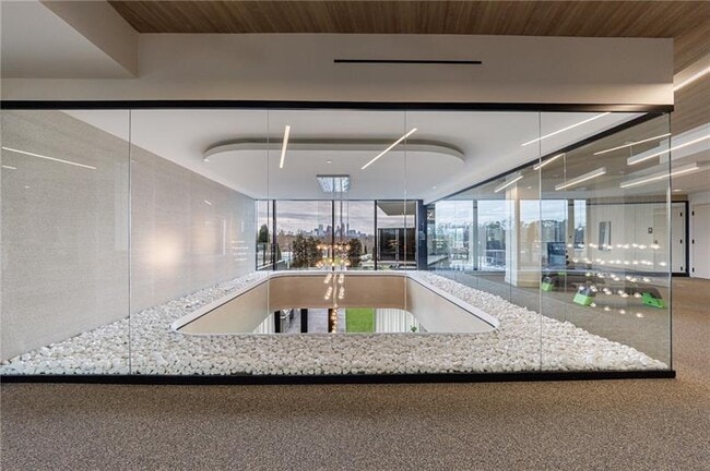 Building Photo - 2425 Peachtree Rd NE