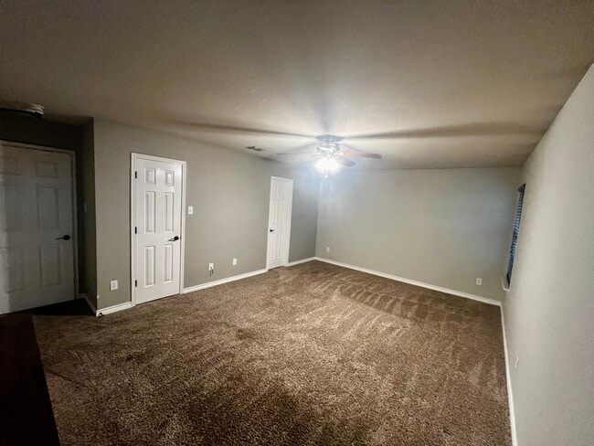 Building Photo - 1600 Knight Trail