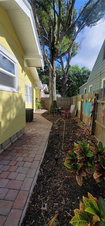 Building Photo - 3026 Burlington Ave N